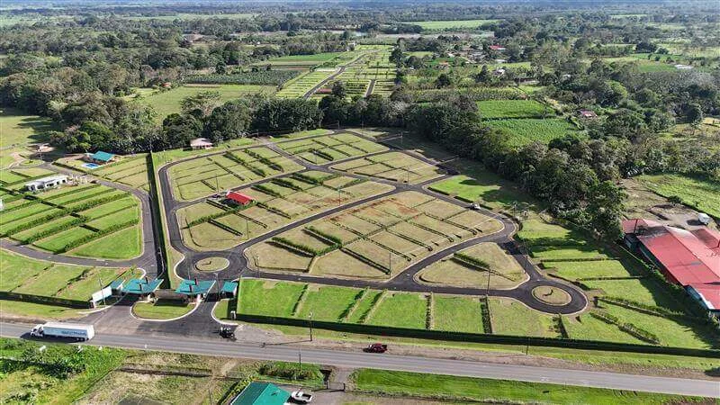 Vista panorámica del Condominio Gaia con lotes delimitados