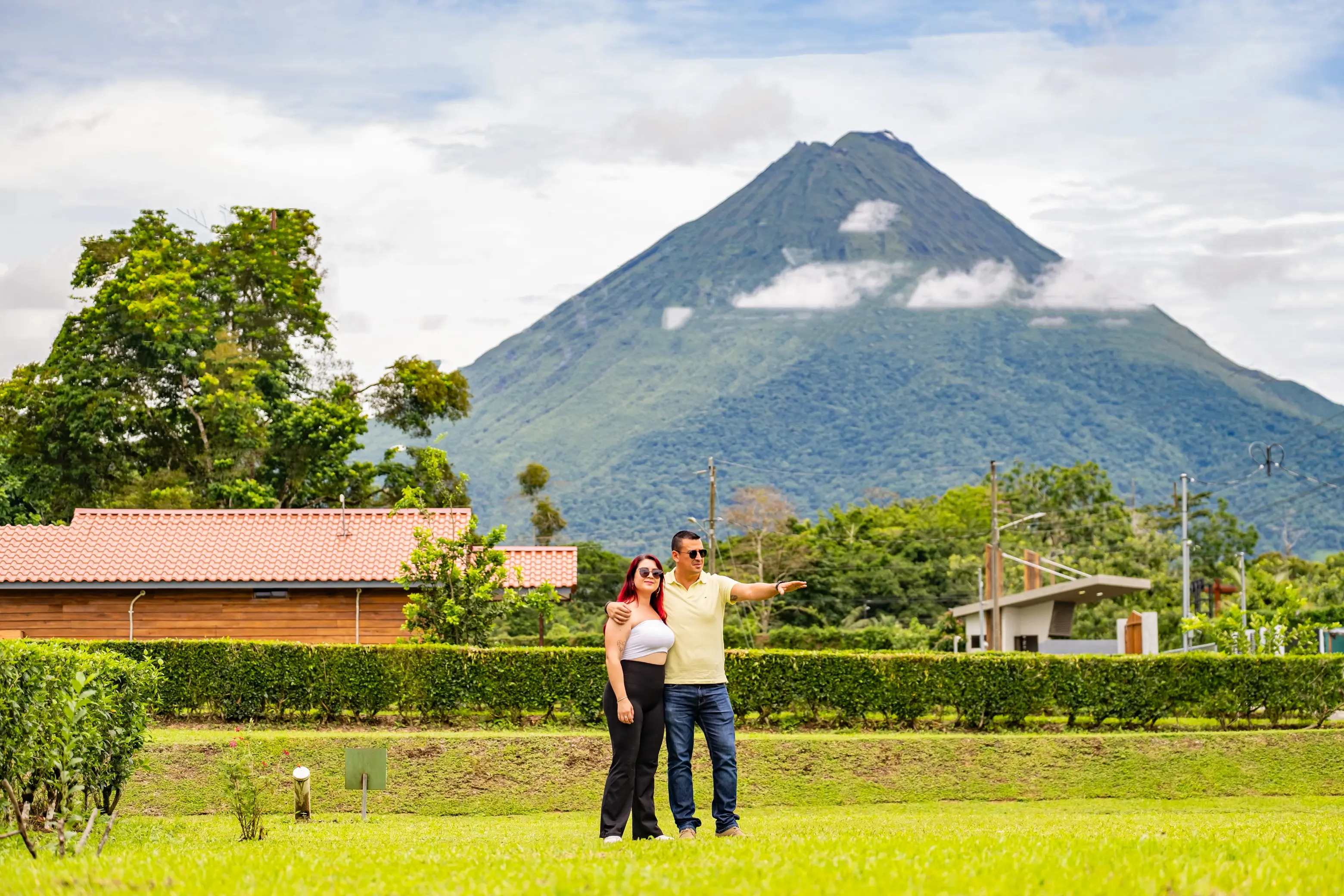 ¿Qué conviene más en 2025: comprar un terreno o una casa en La Fortuna de San Carlos?